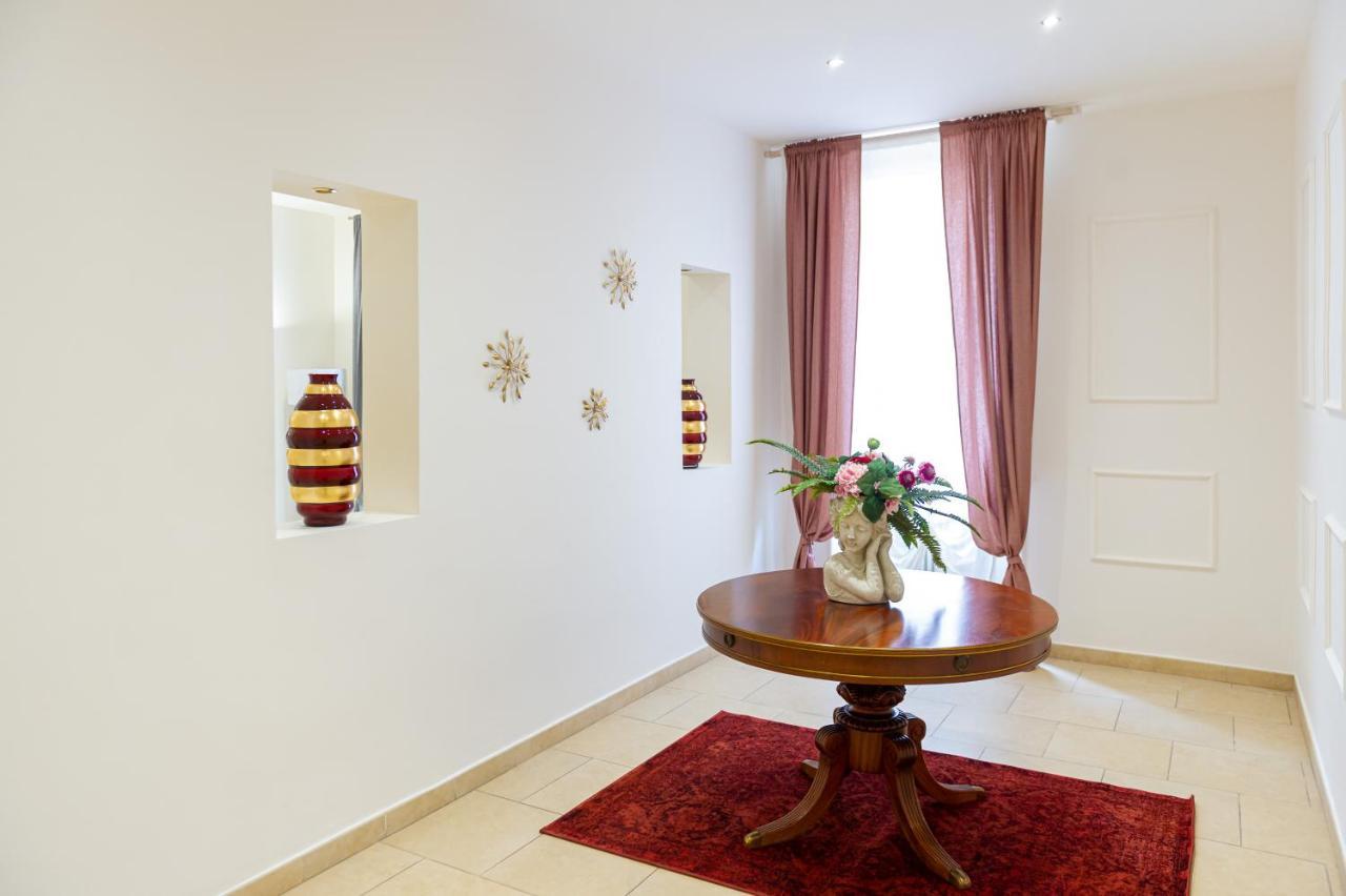 Internotre Luxury Apartment Bari Bagian luar foto