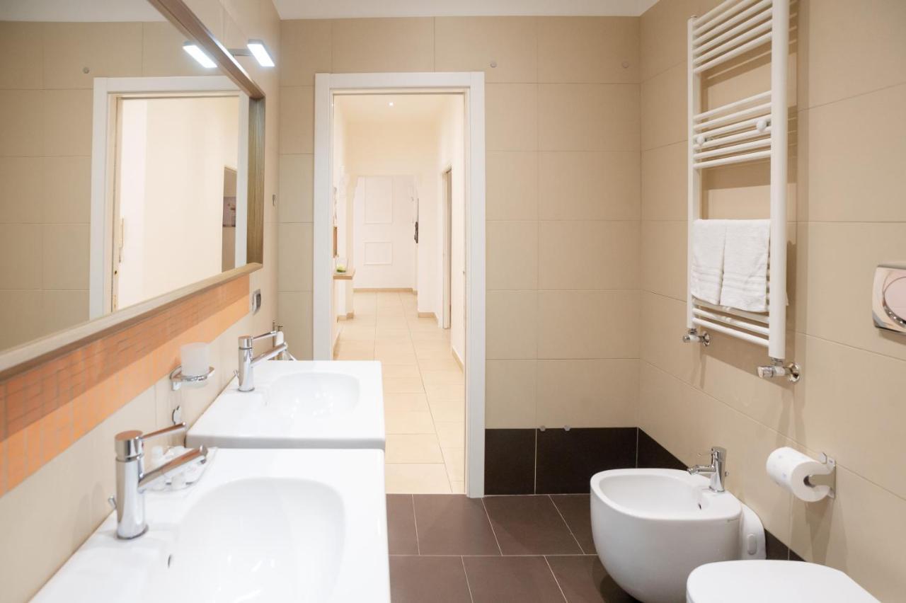 Internotre Luxury Apartment Bari Bagian luar foto