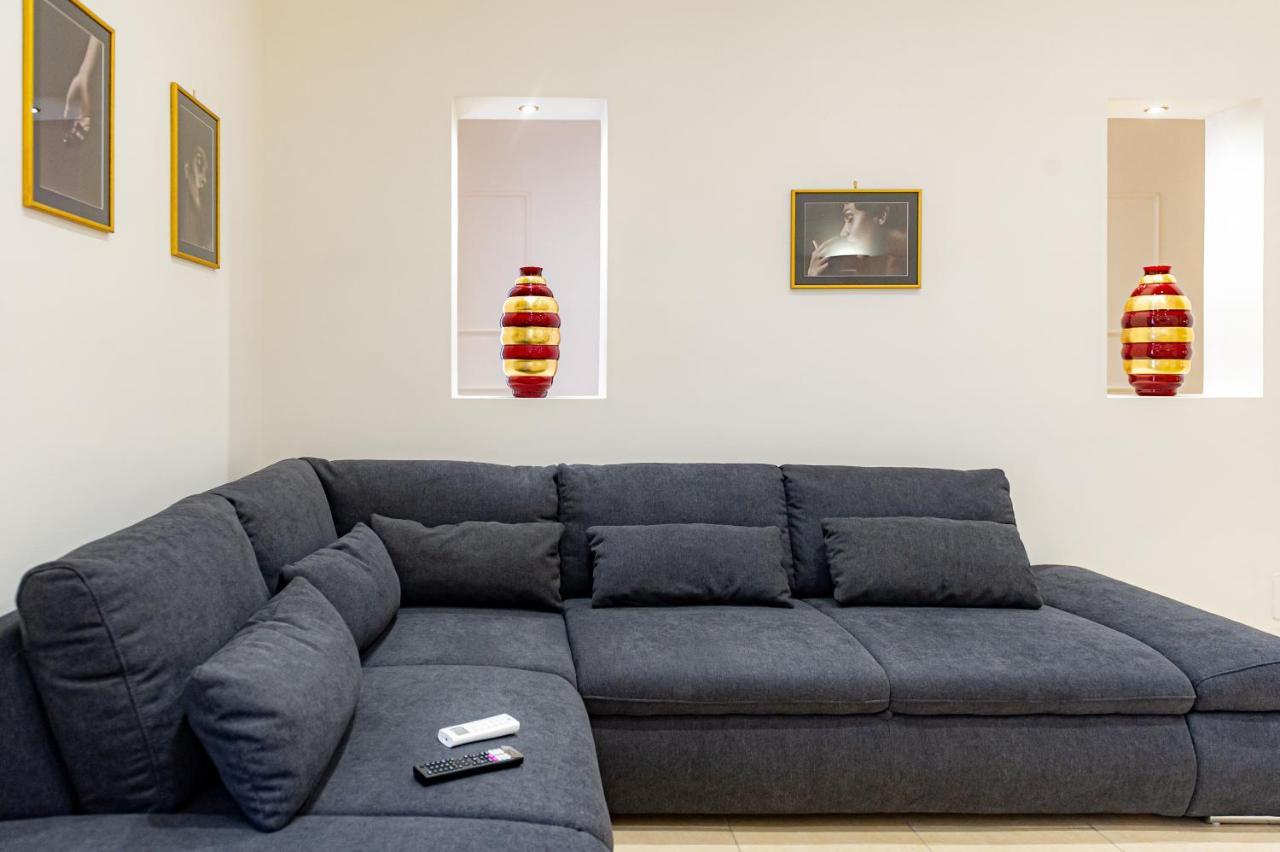 Internotre Luxury Apartment Bari Bagian luar foto