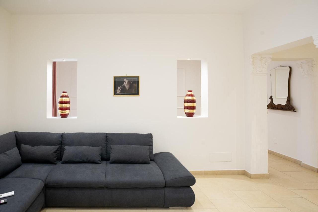 Internotre Luxury Apartment Bari Bagian luar foto