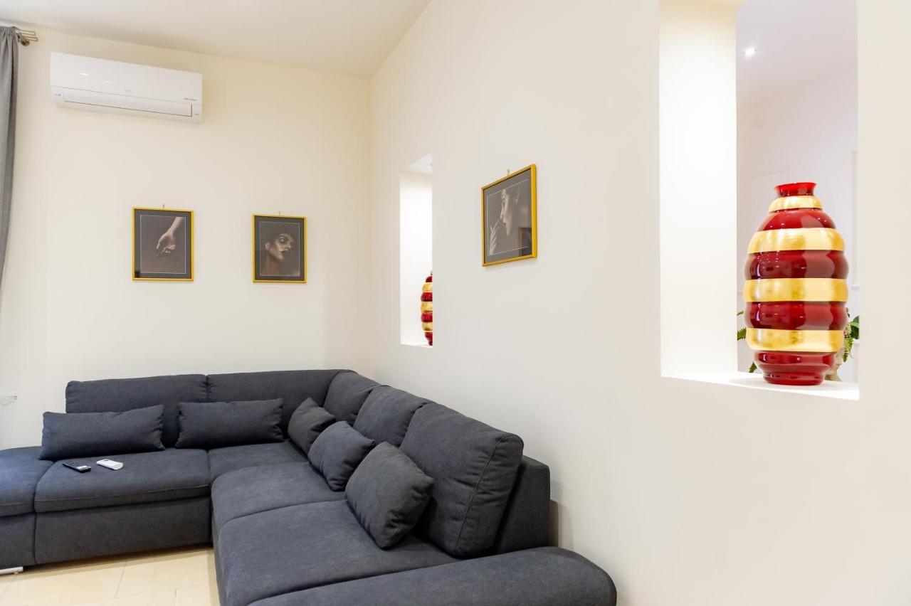 Internotre Luxury Apartment Bari Bagian luar foto